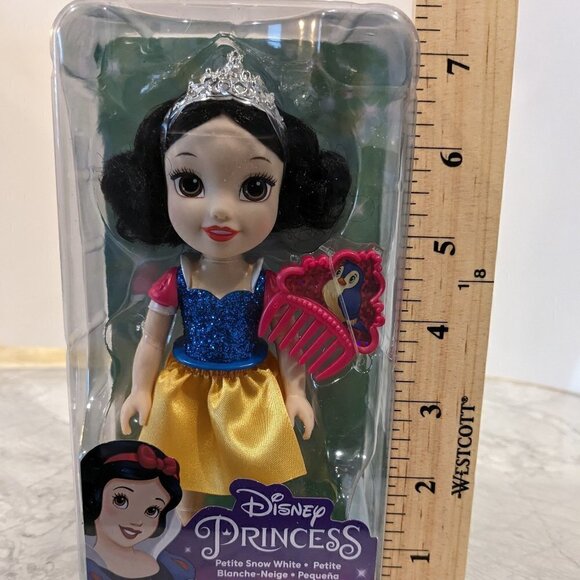 Disney Princess Petite Snow White Doll with Comb/Tiara 6" NEW by Jakks Pacific - Picture 4 of 12
